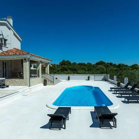 Tranquil Haven By Interhome Holiday home Vlasnovic